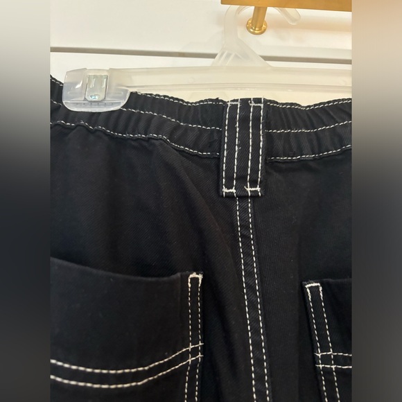 Urban outfitters black skate pants with many pockets and elastic waist - Picture 4 of 5